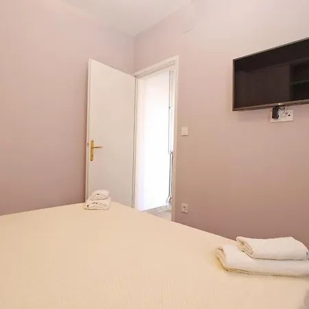 With A Parking Space - 20806 Apartment Porec